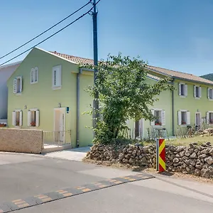 Danica Apartman